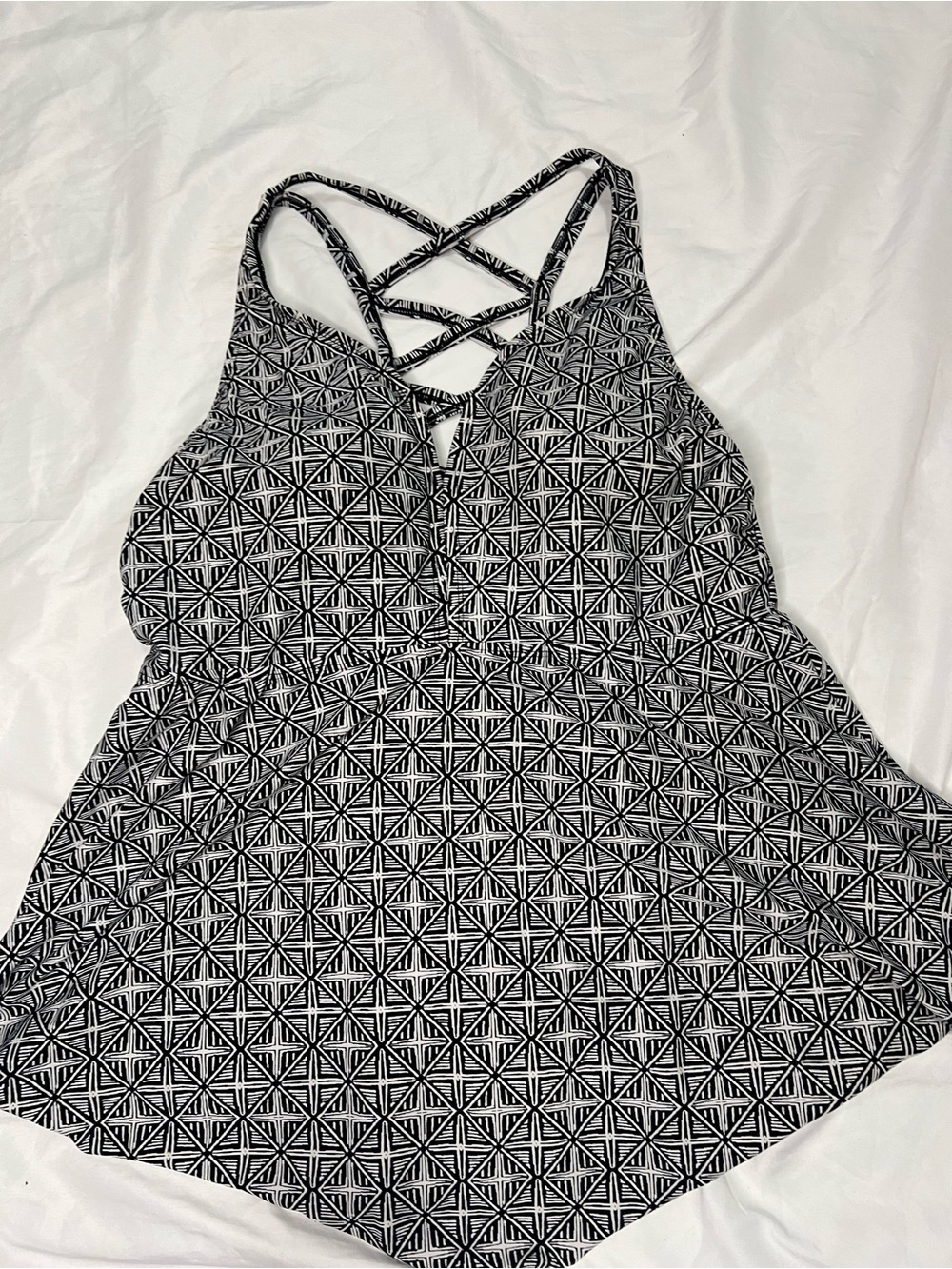 Ava & Viv Black White Geometric Criss Cross Back Tankini Top 18W - Picture 1 of 11